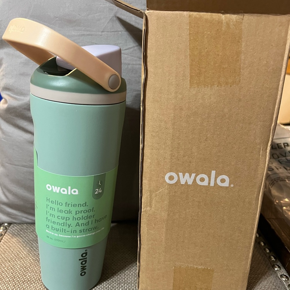 owala Mint Green Travel Bottle with Beige Handle - Leak Resistant